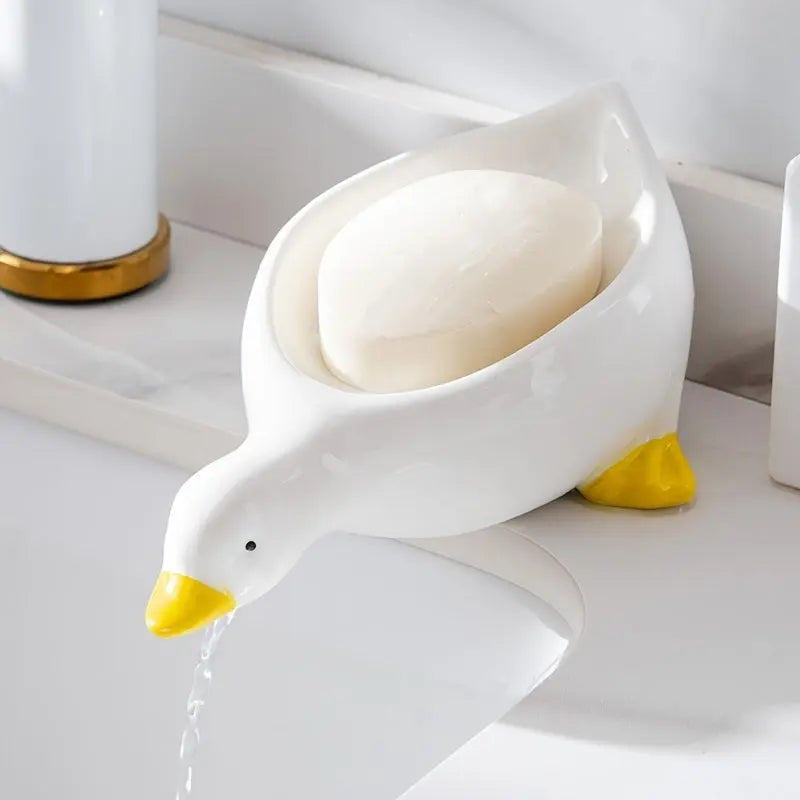 Creative Cute Duck Shape Soap Holder, Plastic Oval Drain Soap Tray, Bathroom Accessories Soap Storage Rack - 1pc - KYAAN